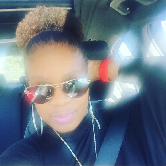 😘💋Posh Ambassador ~Imani's Closet💋😘 - Picture 5 of 7